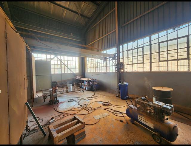 800M² WAREHOUSE TO LET IN WADEVILLE